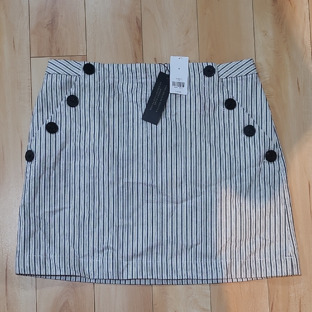 Banana Republic brand new women's size 8 black and white skirt